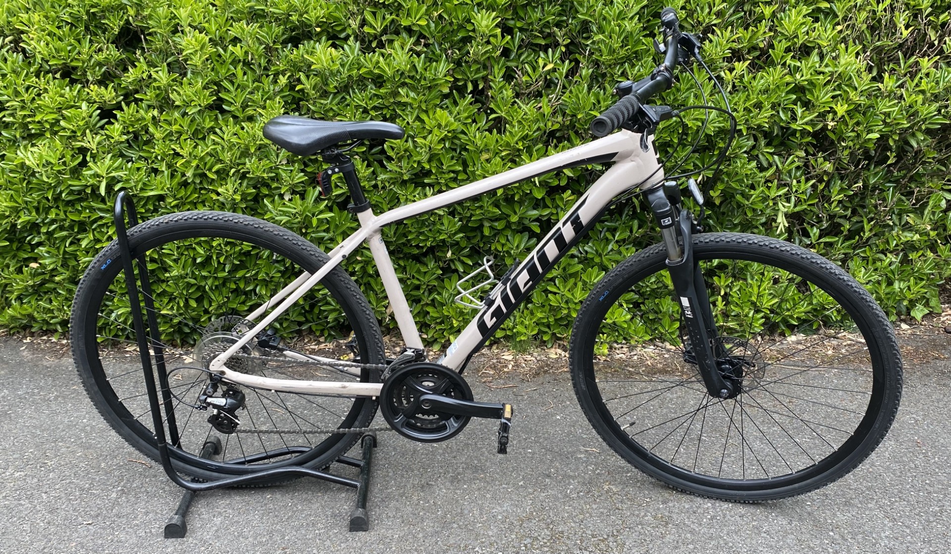 Giant Roam Hybrid flat bar bicycle shop huyton liverpool merseyside