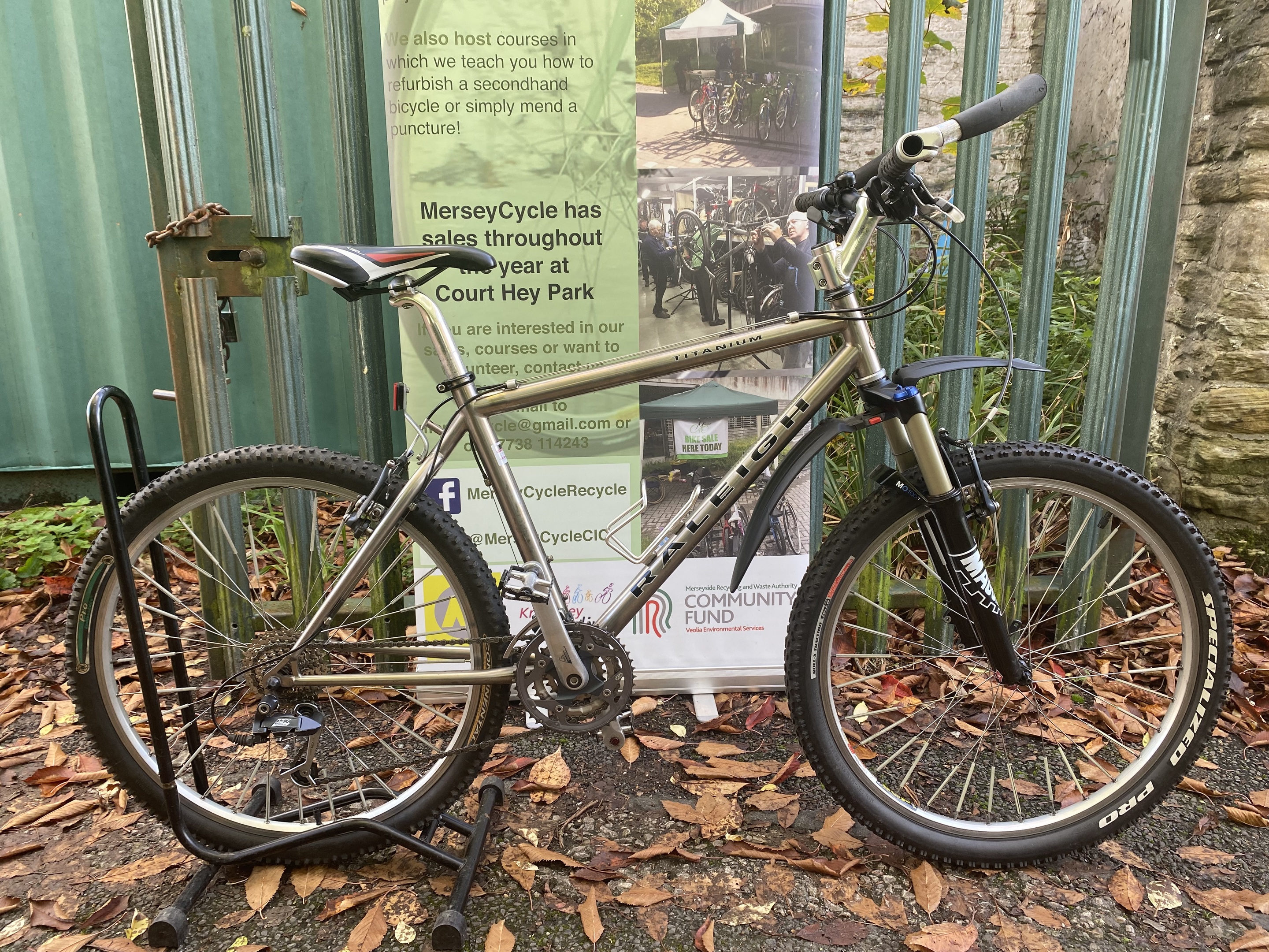 Raleigh M-Trax Titanium Deore LX shimano Mavic wheels