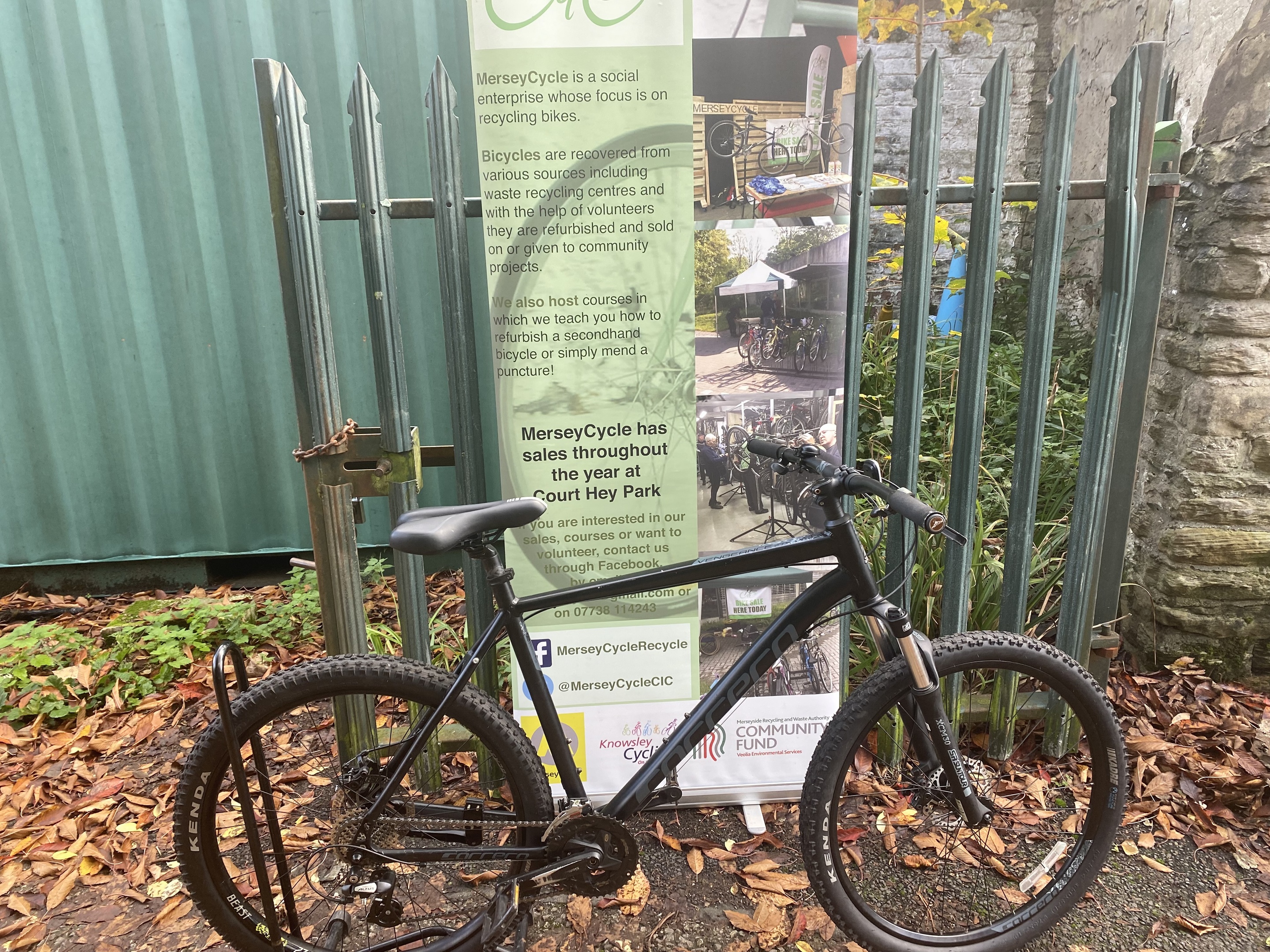 Carrera Vengeance Large frame bike