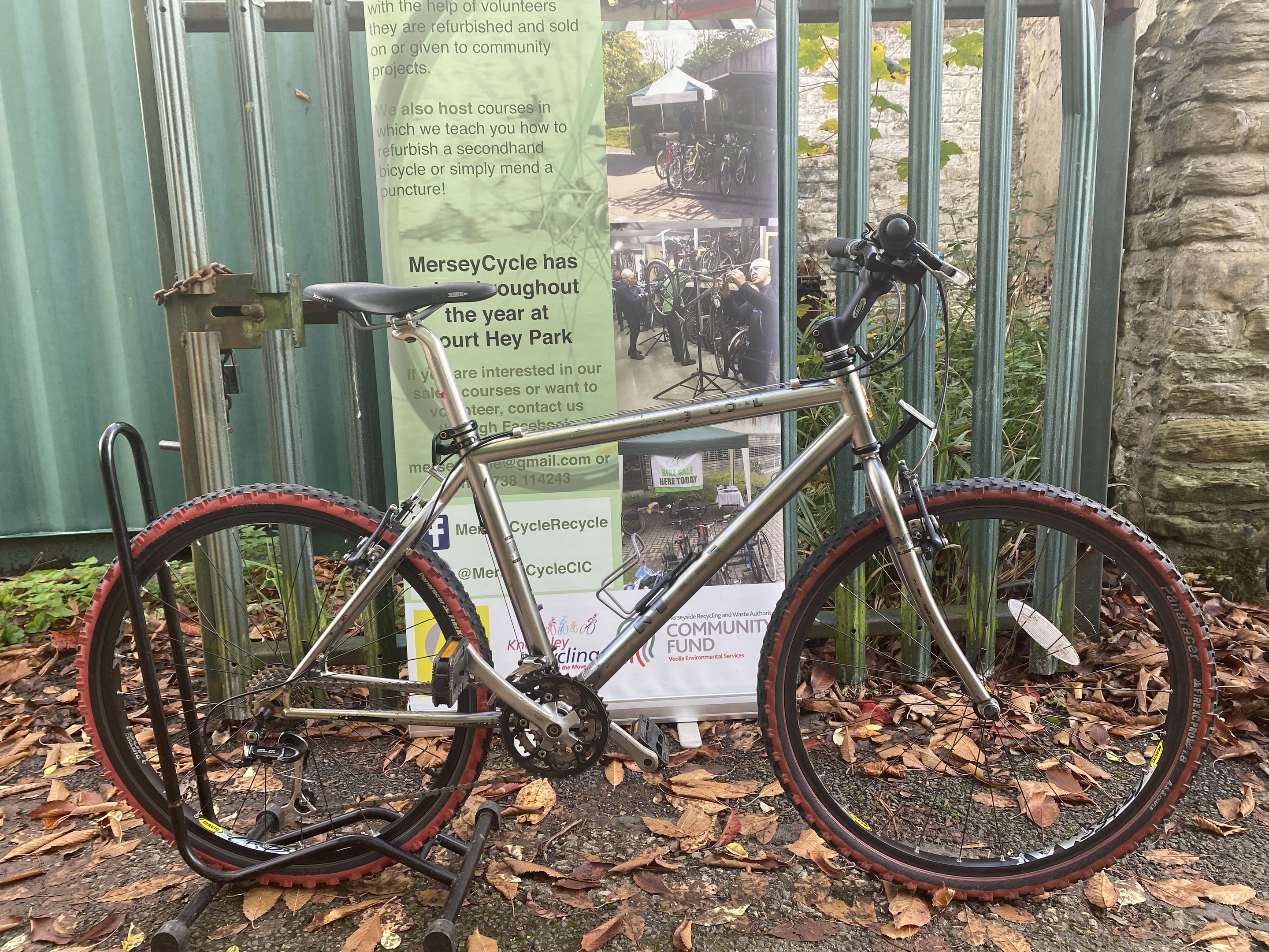 Raleigh M Trax Titanium Deore LX Mavic Cross Max wheels