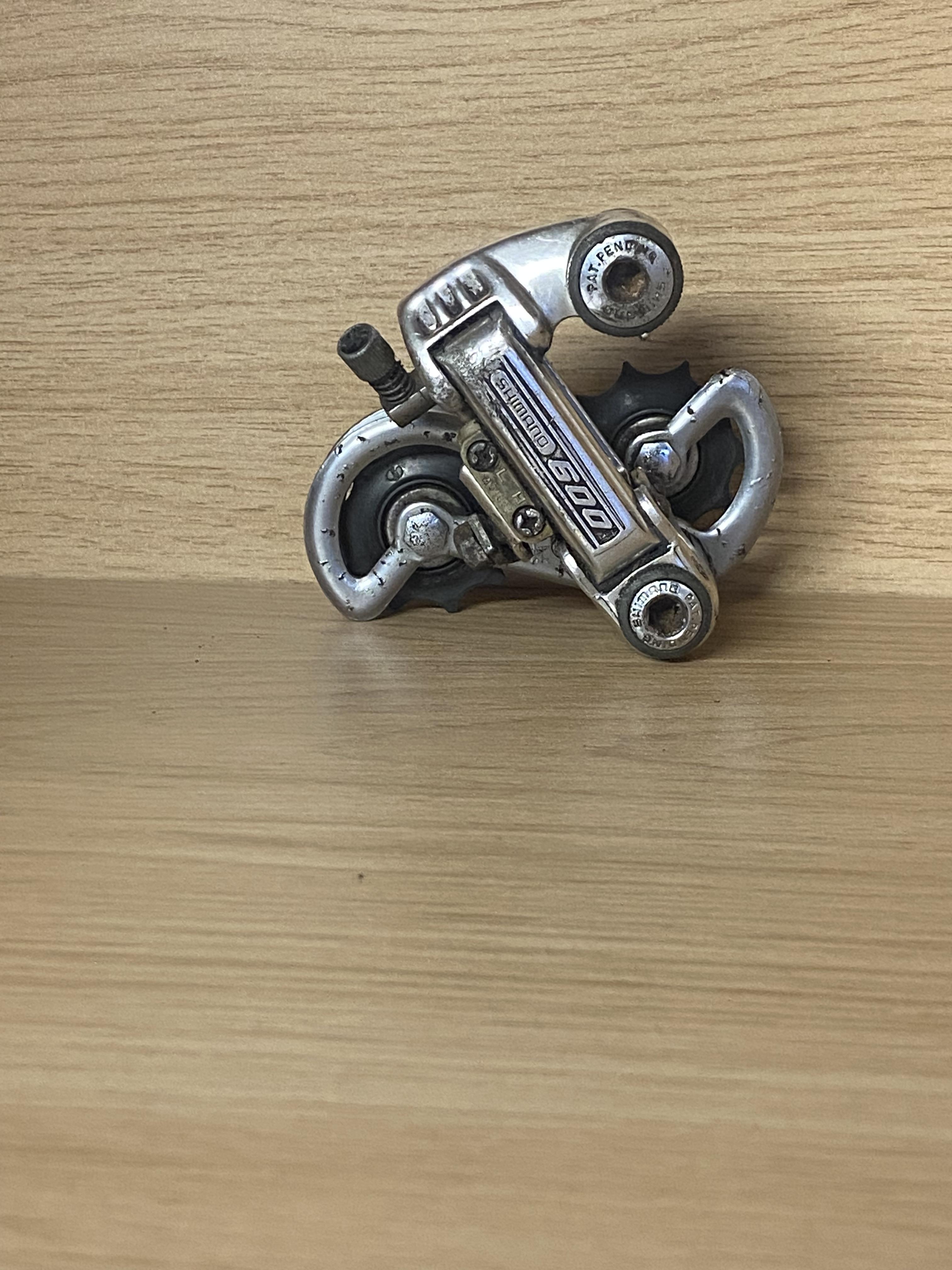 Shimano 600 short cage rear derailleur 