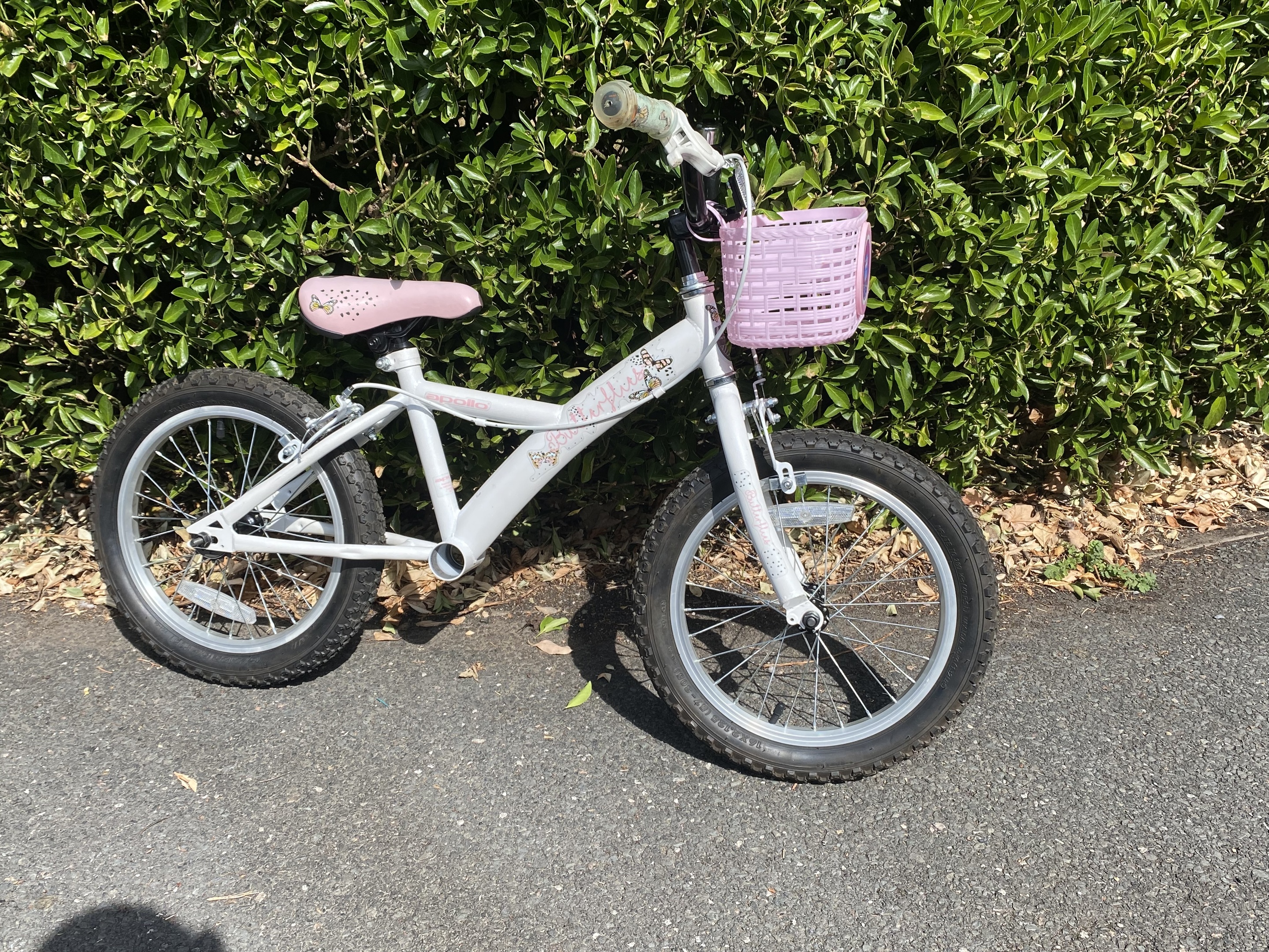 Apollo Butterfly Balance Bike with detachable cranks